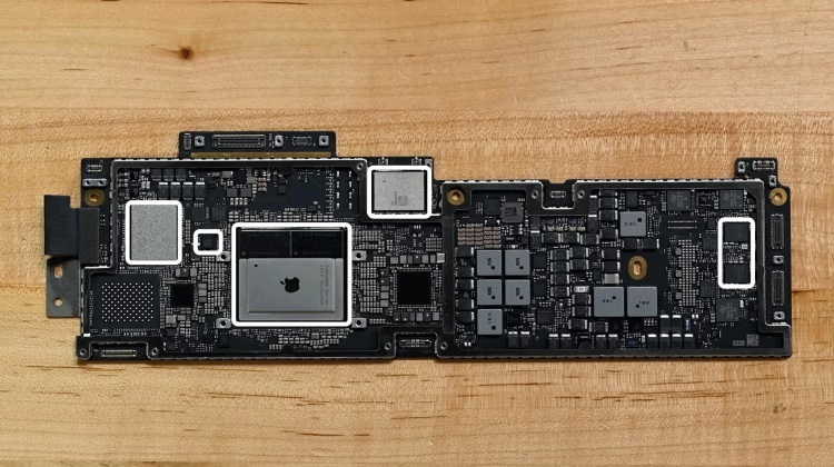 Специалисты iFixit изучили внутренности нового MacBook Air на чипе M2 — там зачем-то есть акселерометр