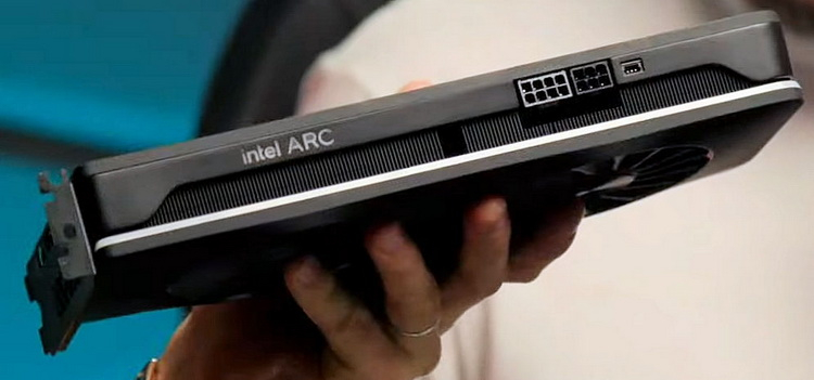 Intel впервые показала эталонную версию флагманской настольной видеокарты Arc A770 Limited Edition