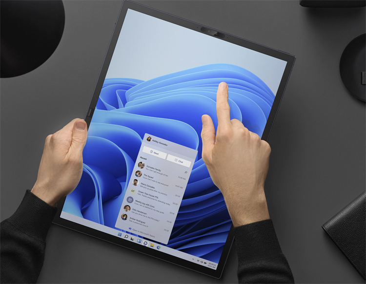 ASUS покажет на IFA 2022 ноутбук с гибким дисплеем Zenbook 17 Fold OLED