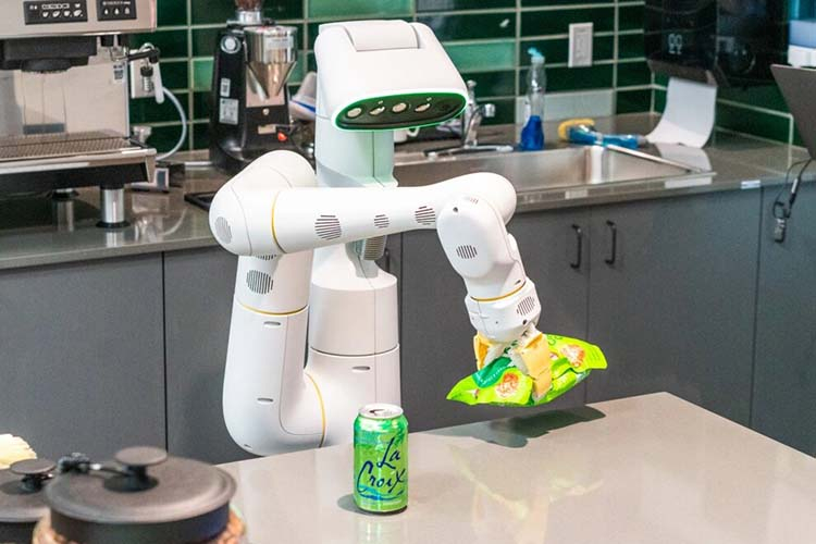 Google создала роботов, которые выполняют сложные голосовые команды — их научили приносить газировку и вытирать лужи