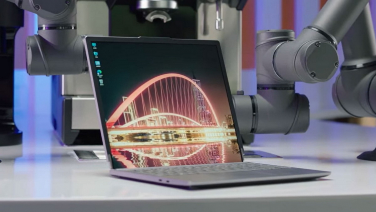 Lenovo показала концепт ноутбука со скручивающимся дисплеем — он увеличивается в высоту