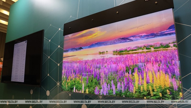 В Беларуси создали прозрачный телевизор и пообещали выпустить игровые ноутбуки