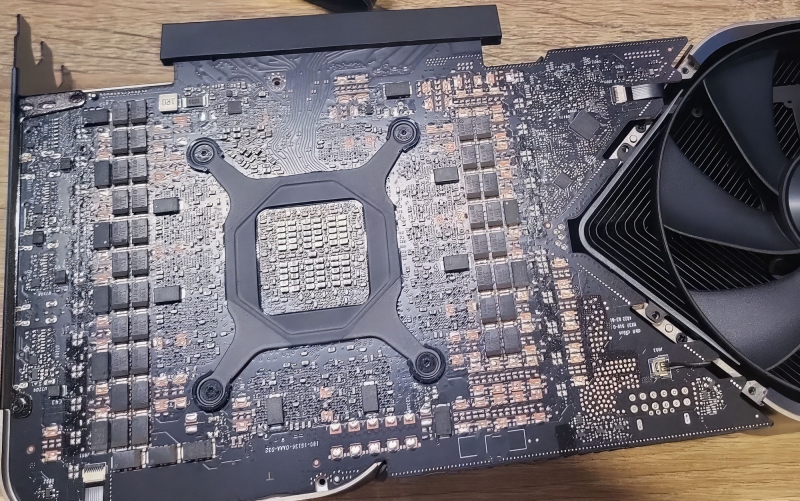 NVIDIA начала поставки GeForce RTX 4090 на базе обновлённого GPU