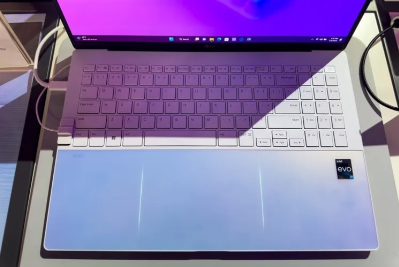 LG выпустила ноутбуки Gram Style, которые переливаются разными цветами