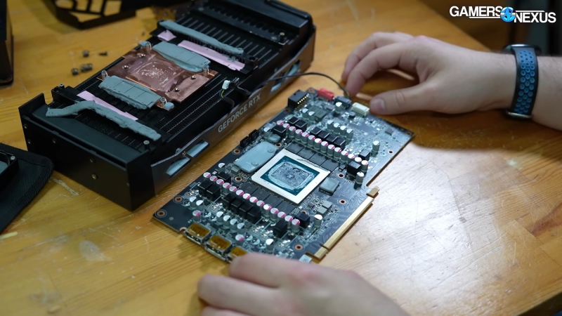 Acer показала прототип GeForce RTX 4090 с полностью встроенной СЖО и Radeon RX 7900 серии Predator
