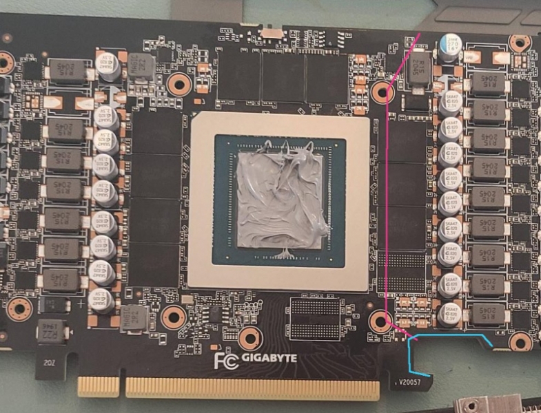 Платы видеокарт Gigabyte GeForce RTX 30-й серии трескаются — специалист по печатным платам объяснил, почему это может происходить