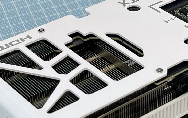Inno3D показала GeForce RTX 4070 и RTX 4060 Ti со «скрытыми» разъёмами питания