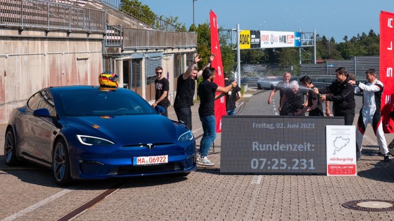 Tesla Model S Plaid удалось улучшить рекорд Porsche на кольце Нюрбургринга на восемь секунд