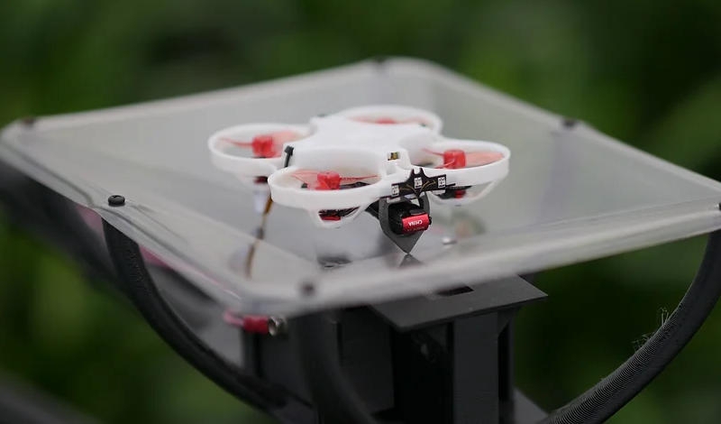 В Нидерландах предложили уничтожать насекомых-вредителей в теплицах с помощью мини-дронов, инфракрасных камер и ИИ