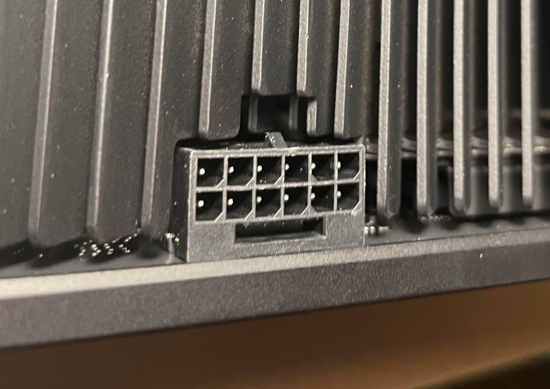 NVIDIA начала оснащать GeForce RTX 4090 Founders Edition новым разъёмом 12V2х6 с защитой от оплавления