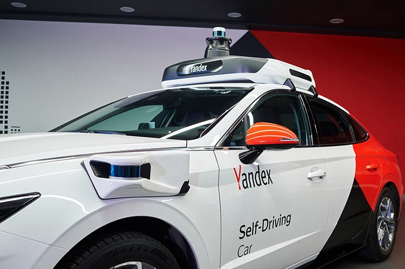 «Яндекс» выпустил на дороги Москвы беспилотные автомобили без водителя за рулём