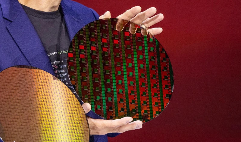 Глава Intel заявил, что процессоры трёх будущих поколений будут лучше всех — даже лучше чипов Apple