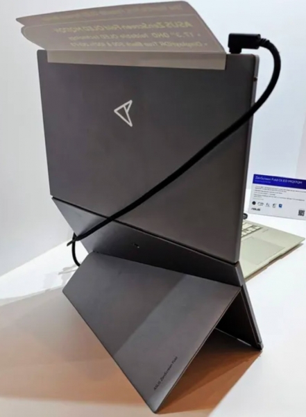 ASUS представила 17,3-дюймовый портативный OLED-монитор ZenScreen Fold, складывающийся пополам 
