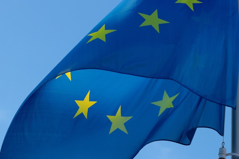 Евросоюз потребовал от IT-гигантов бороться с дезинформацией и незаконным использованием ИИ 