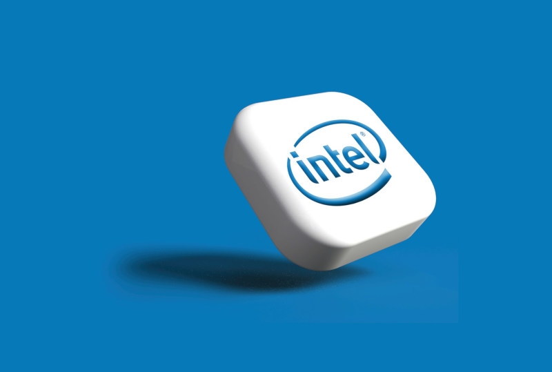 Intel пожаловалась на производственные проблемы при сборке Core Ultra — из-за этого процессоров не хватает 