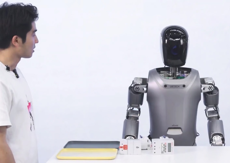 Baidu поселила свой ИИ в робота-гуманоида Walker S — он научился говорить, рассуждать и выполнять команды 