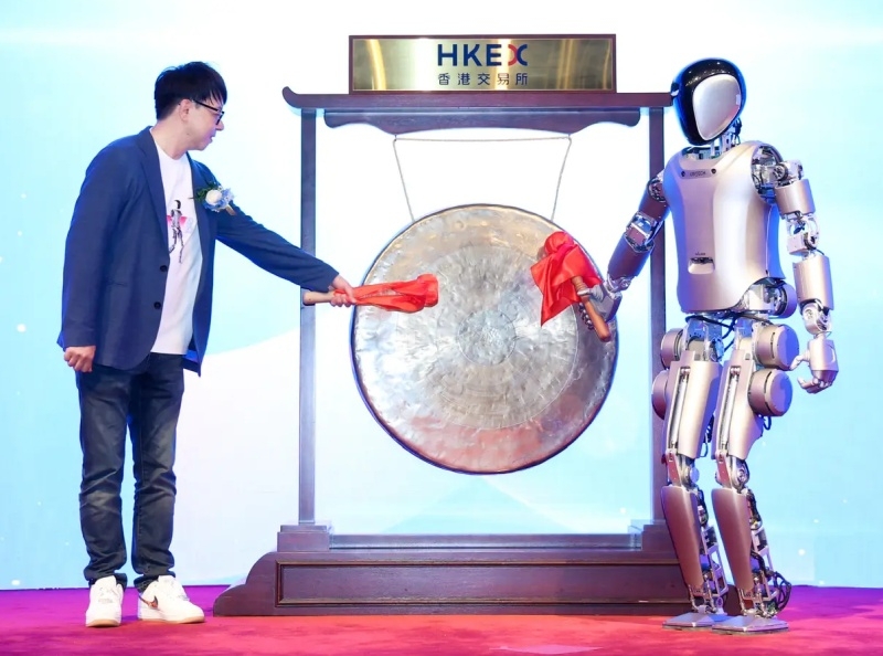 Baidu поселила свой ИИ в робота-гуманоида Walker S — он научился говорить, рассуждать и выполнять команды 