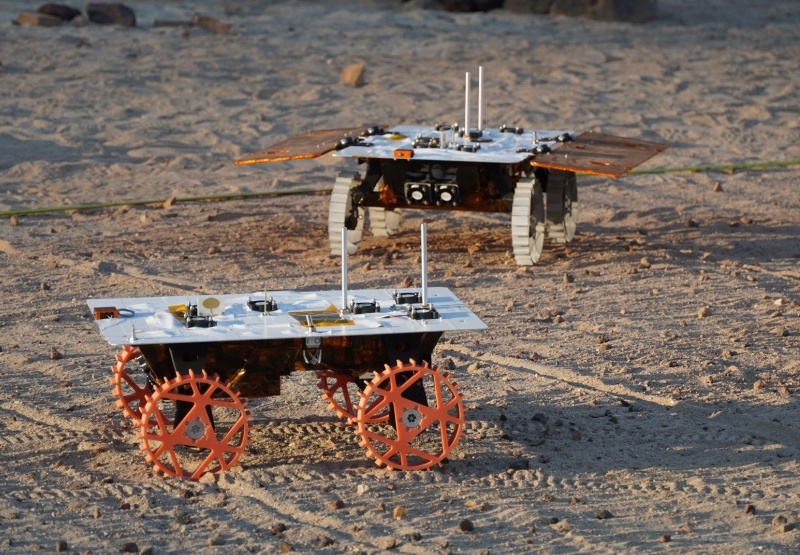 NASA протестировала полуавтономные разведывательные луноходы CADRE на «марсианском» полигоне 