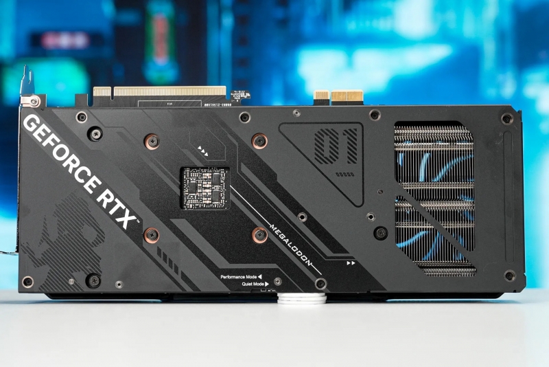Видеокарта ASUS TX Gaming GeForce RTX 4070 BTF с нетрадиционным разъёмом питания поступит в продажу 15 сентября